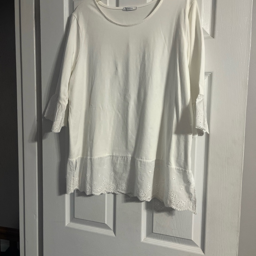 Avon ladies eyelet three-quarter sleeve top white XL